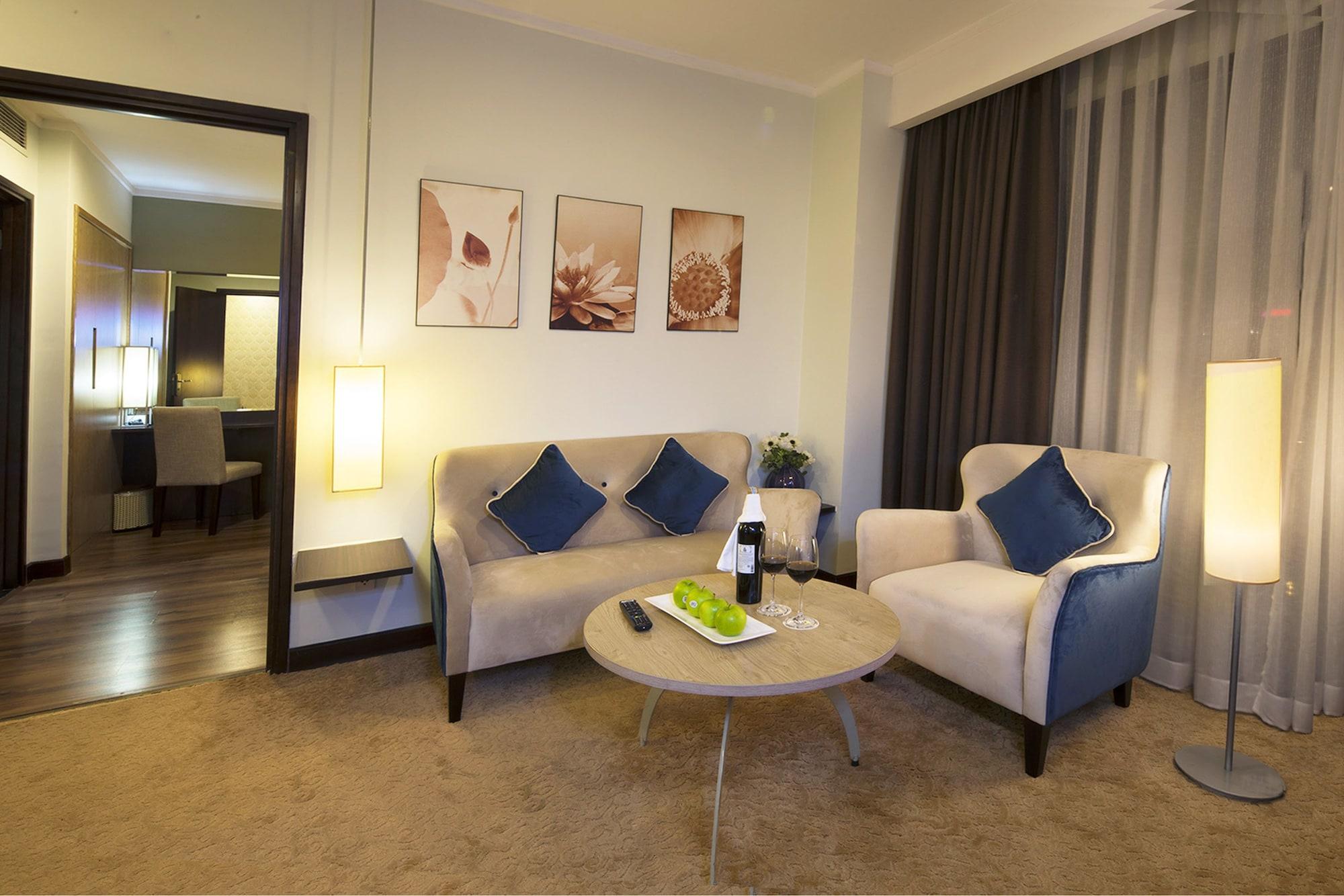 Vien Dong Hotel - Near Bui Vien Walking Street Hô Chi Minh-Ville Extérieur photo