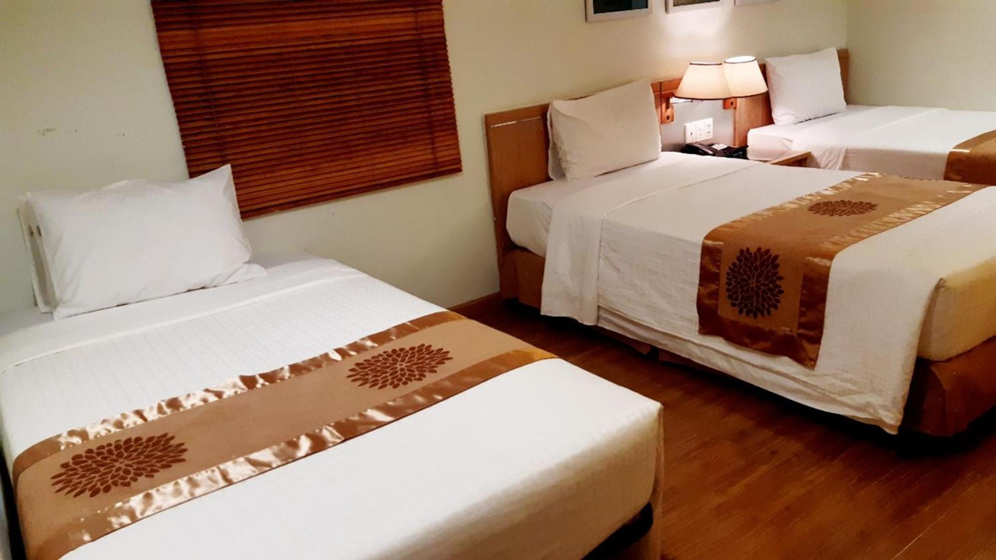 Vien Dong Hotel - Near Bui Vien Walking Street Hô Chi Minh-Ville Extérieur photo