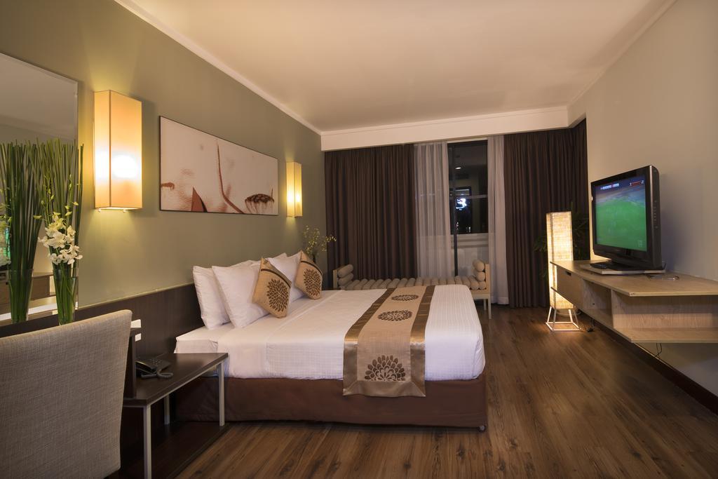 Vien Dong Hotel - Near Bui Vien Walking Street Hô Chi Minh-Ville Extérieur photo